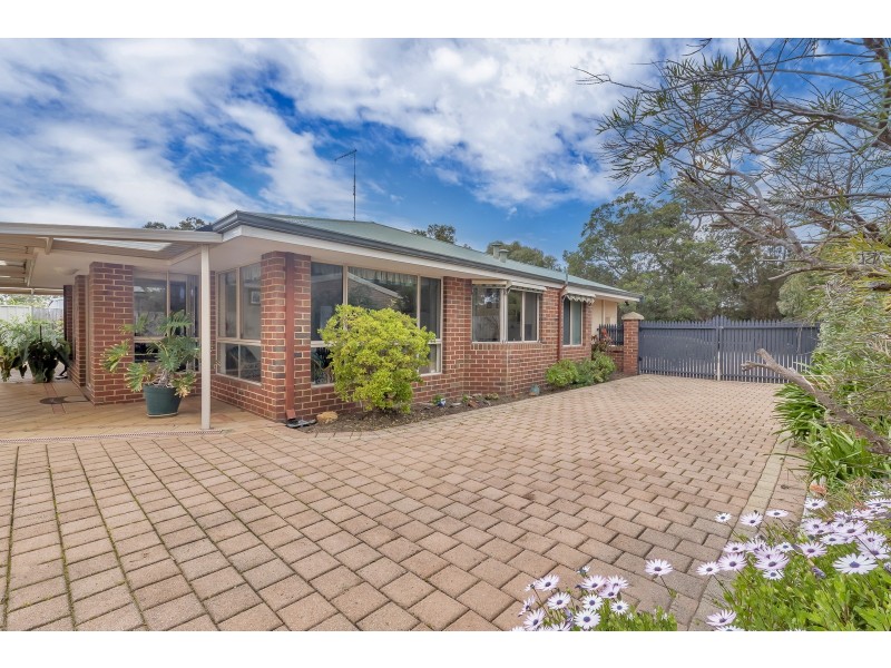 35 Redcliffe Road, Greenfields WA 6210