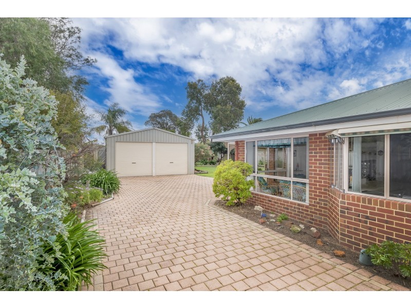 35 Redcliffe Road, Greenfields WA 6210