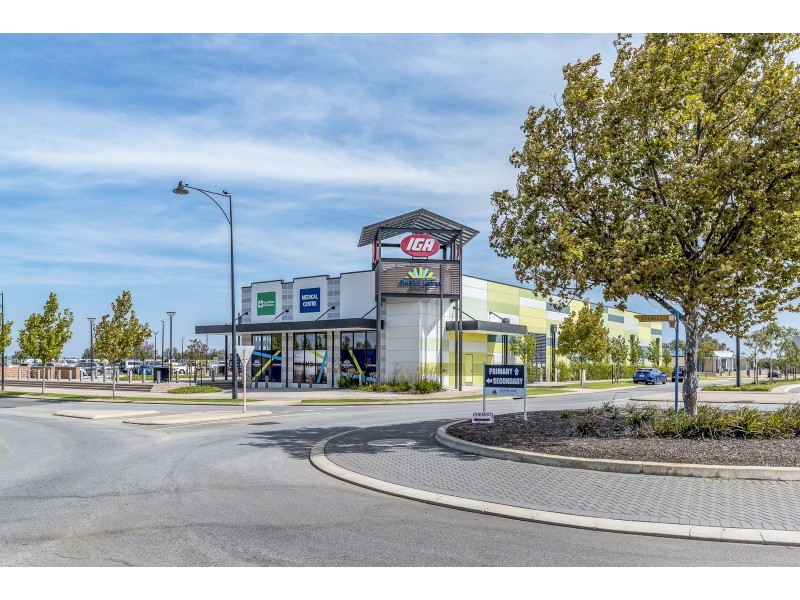 15 Lakes Crescent, South Yunderup WA 6208