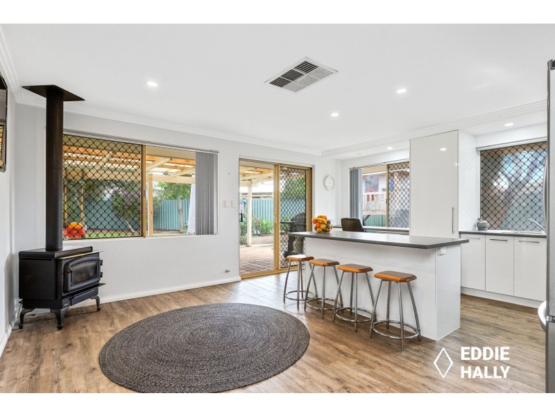 10 Waterside Place, South Lake WA 6164