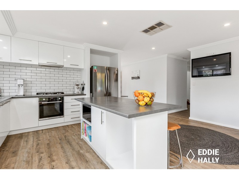 10 Waterside Place, South Lake WA 6164
