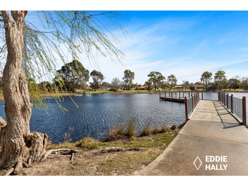 10 Waterside Place, South Lake WA 6164