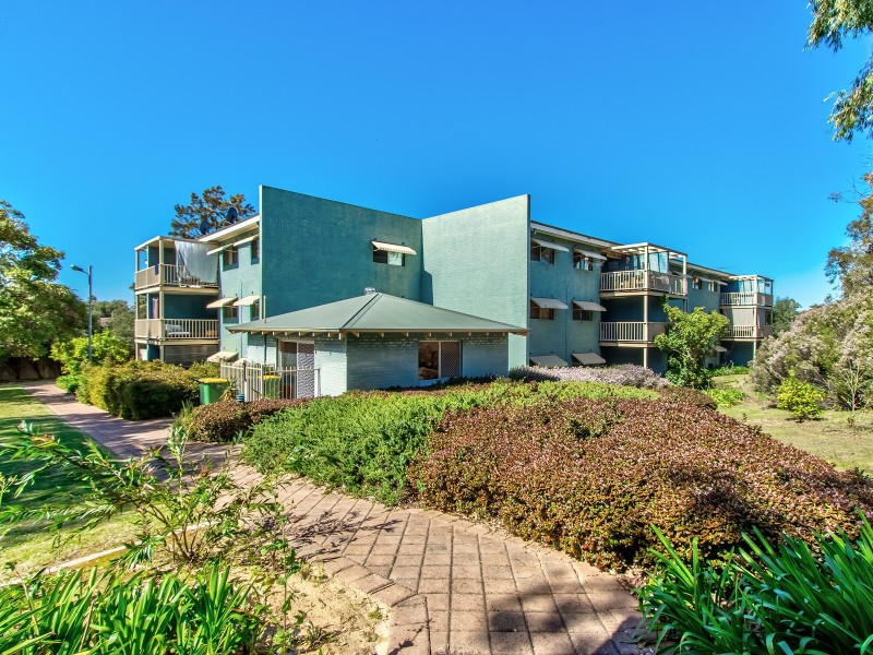 7/21 Fennager Way, Calista WA 6167