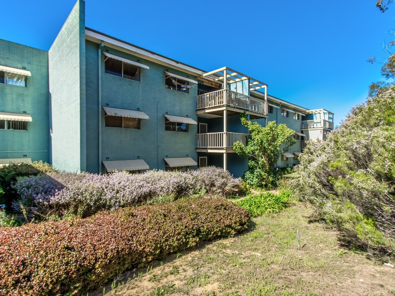 7/21 Fennager Way, Calista WA 6167