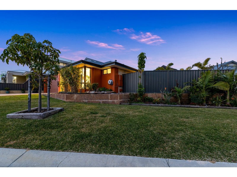 4 Gippsland Way, Banksia Grove WA 6031