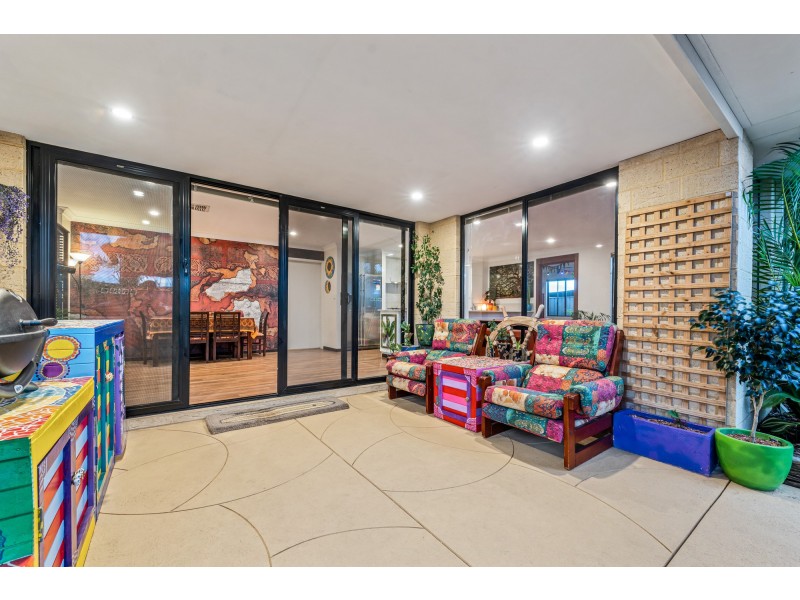 4 Gippsland Way, Banksia Grove WA 6031