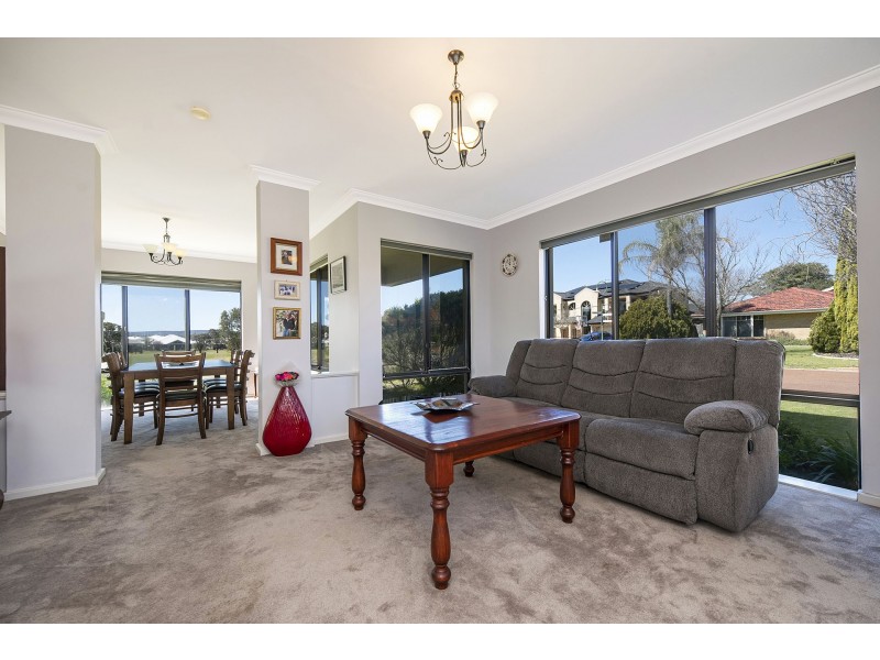 13 Bollinger Close, The Vines WA 6069