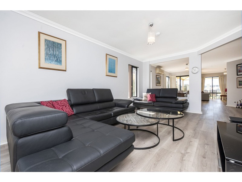 13 Bollinger Close, The Vines WA 6069
