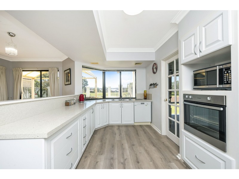 13 Bollinger Close, The Vines WA 6069