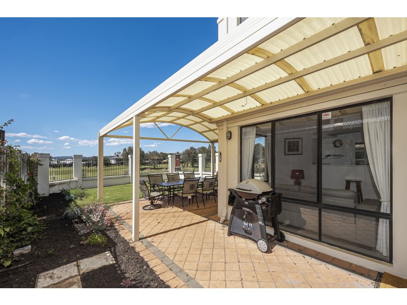 13 Bollinger Close, The Vines WA 6069