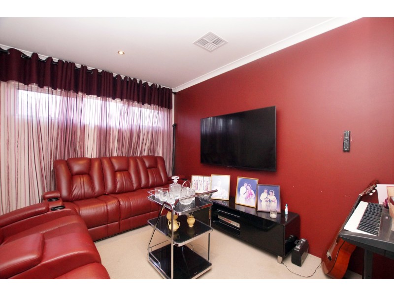 32 Newenden Street, Maddington WA 6109