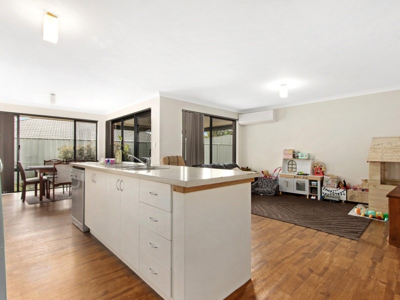 216 Runnymede Gate, Leda WA 6170