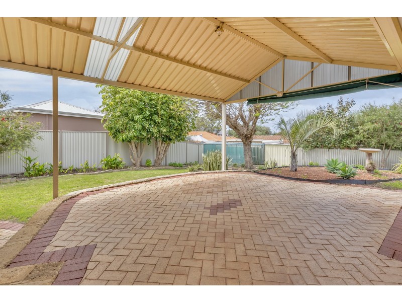 11 Carina Circle, Halls Head WA 6210