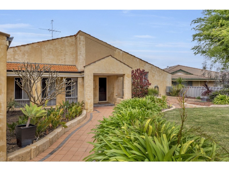 11 Carina Circle, Halls Head WA 6210