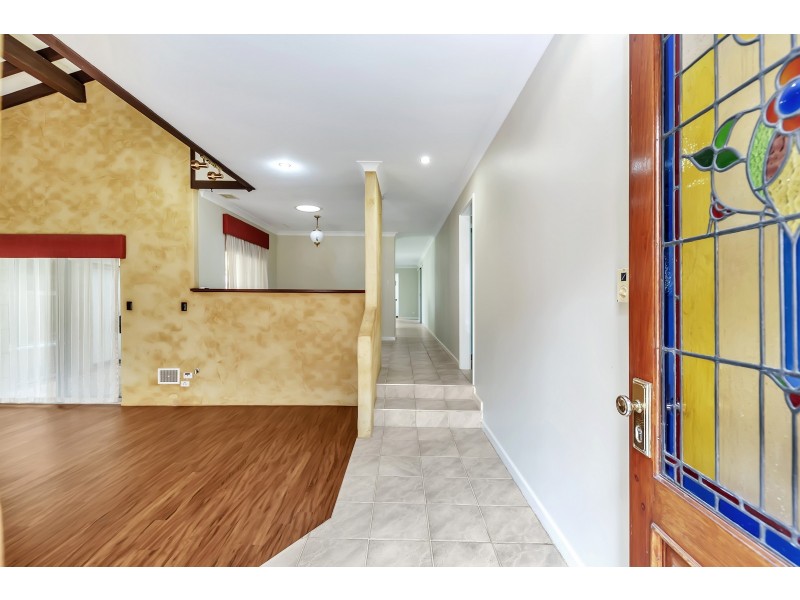 11 Carina Circle, Halls Head WA 6210