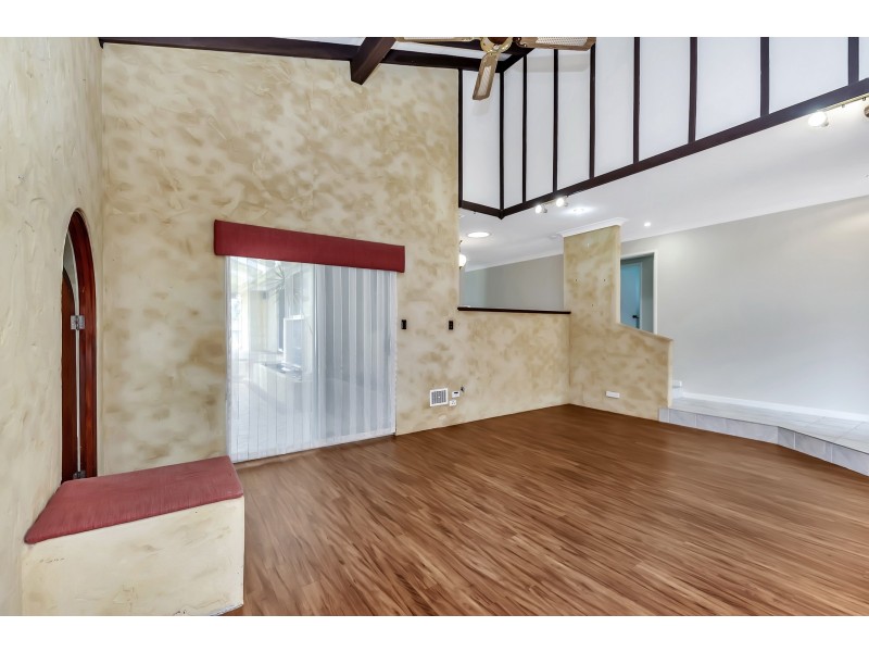 11 Carina Circle, Halls Head WA 6210