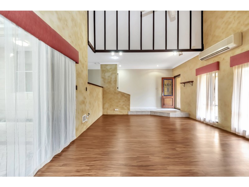 11 Carina Circle, Halls Head WA 6210