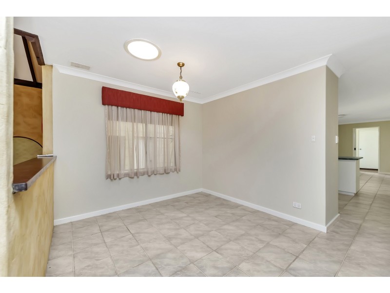 11 Carina Circle, Halls Head WA 6210