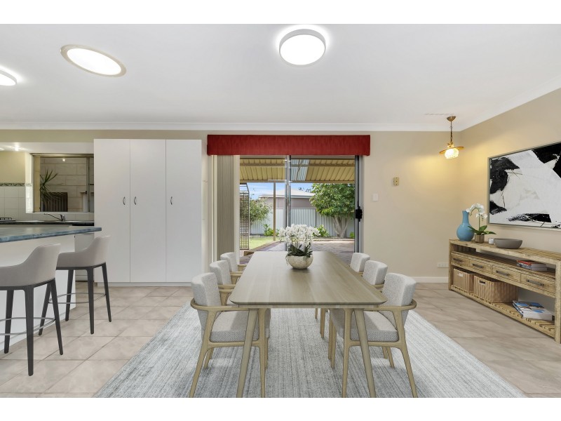 11 Carina Circle, Halls Head WA 6210