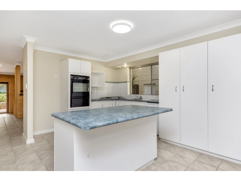 11 Carina Circle, Halls Head WA 6210