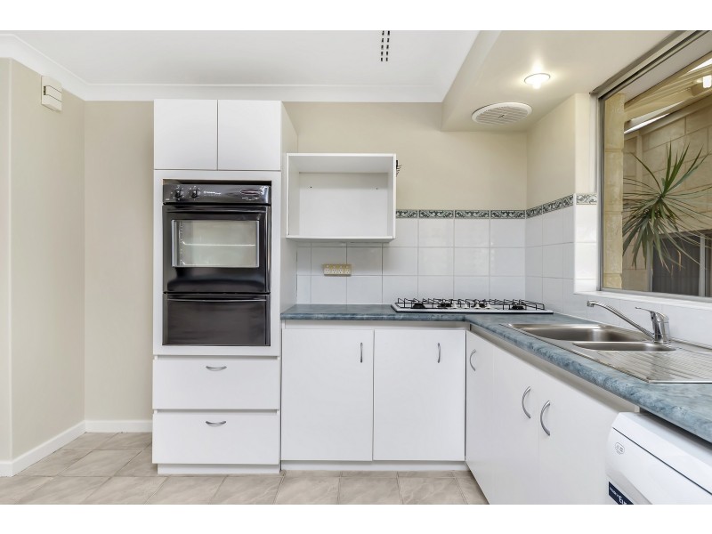 11 Carina Circle, Halls Head WA 6210