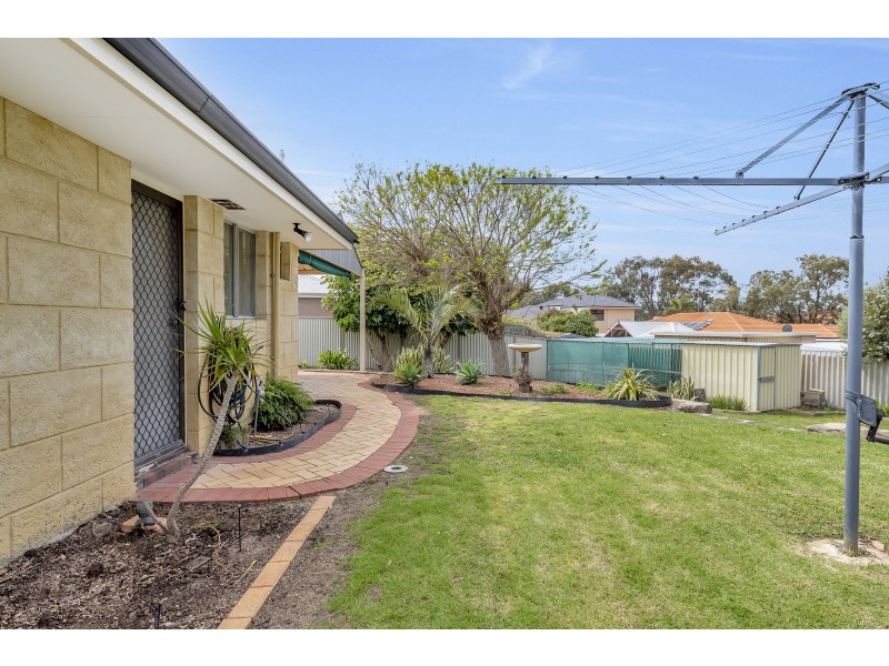 11 Carina Circle, Halls Head WA 6210
