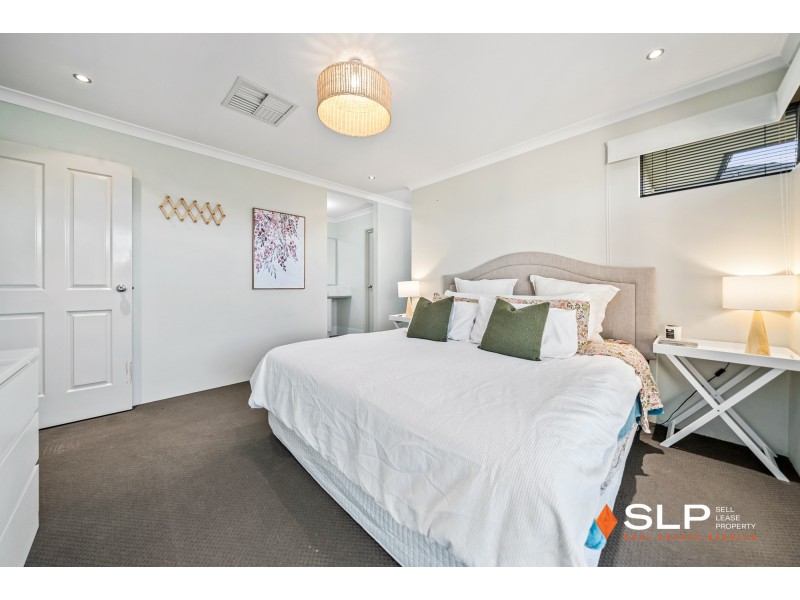 9 Leschenault Loop, Banksia Grove WA 6031