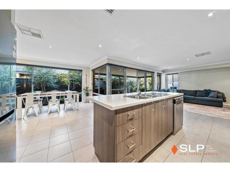 9 Leschenault Loop, Banksia Grove WA 6031
