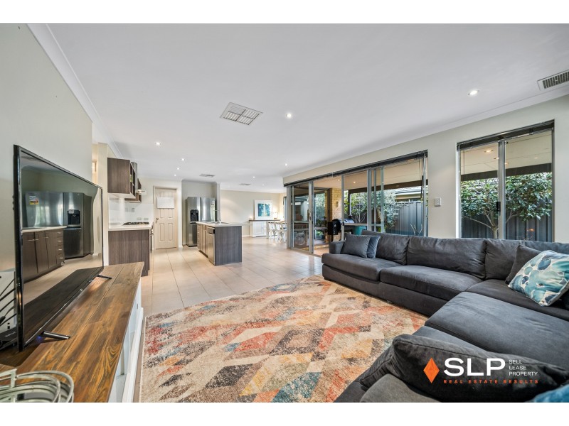 9 Leschenault Loop, Banksia Grove WA 6031
