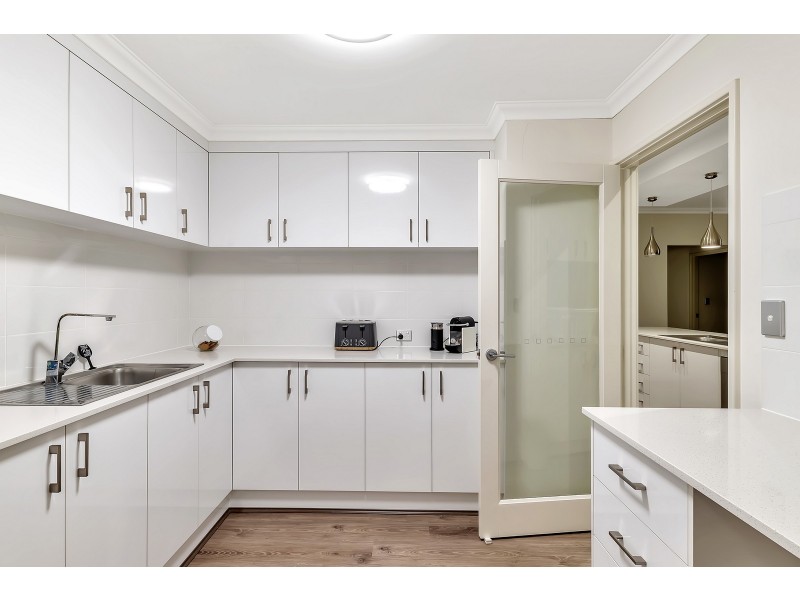 15 Pinehurst Loop, Meadow Springs WA 6210