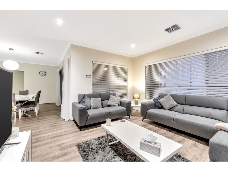 15 Pinehurst Loop, Meadow Springs WA 6210