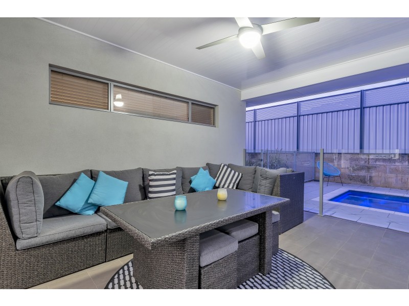 15 Pinehurst Loop, Meadow Springs WA 6210