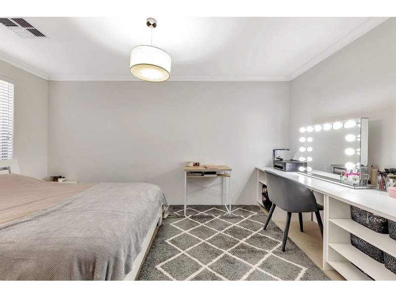 15 Pinehurst Loop, Meadow Springs WA 6210