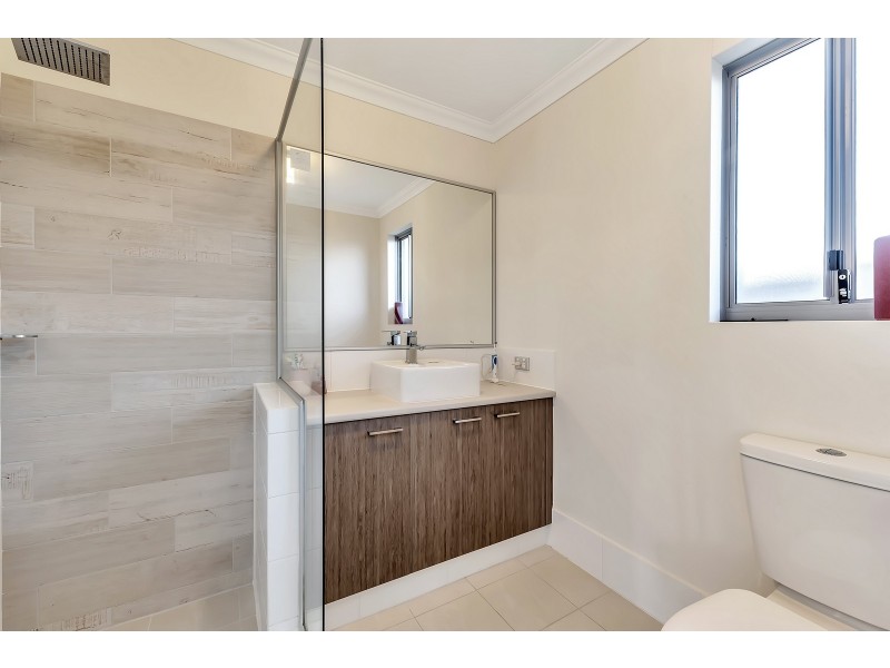 15 Pinehurst Loop, Meadow Springs WA 6210