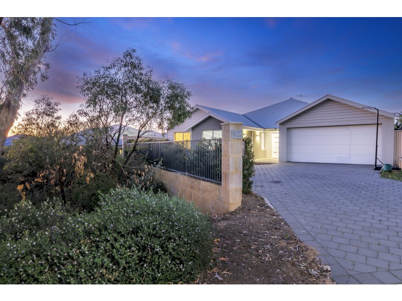 15 Pinehurst Loop, Meadow Springs WA 6210