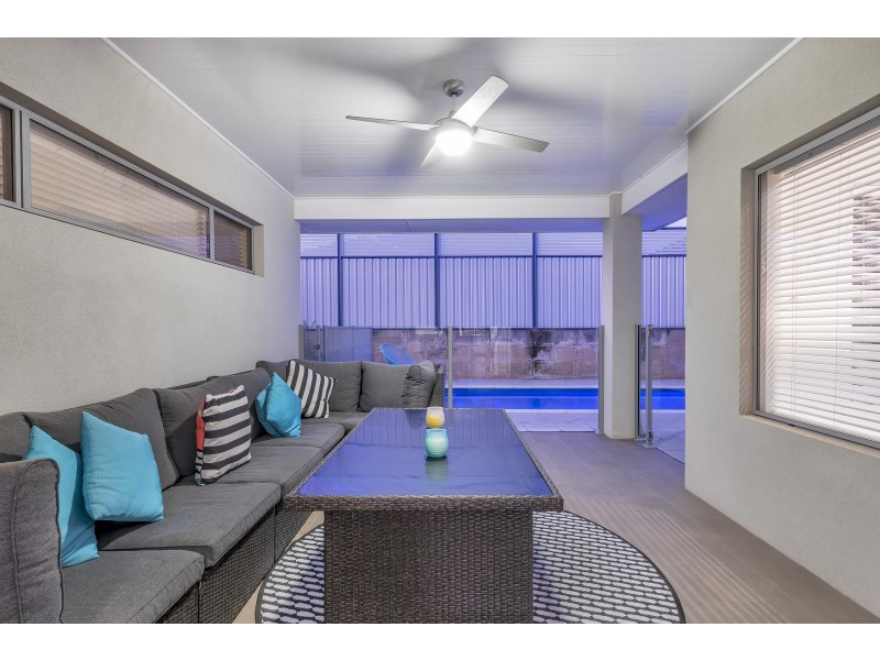 15 Pinehurst Loop, Meadow Springs WA 6210