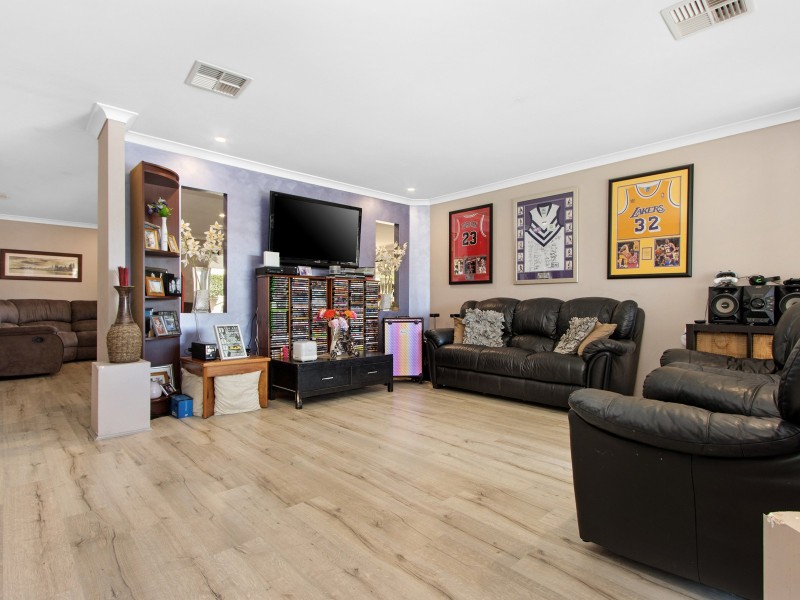 15 McCallum Parkway, Bertram WA 6167