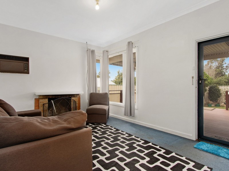 1/4 Brownell Place, Medina WA 6167