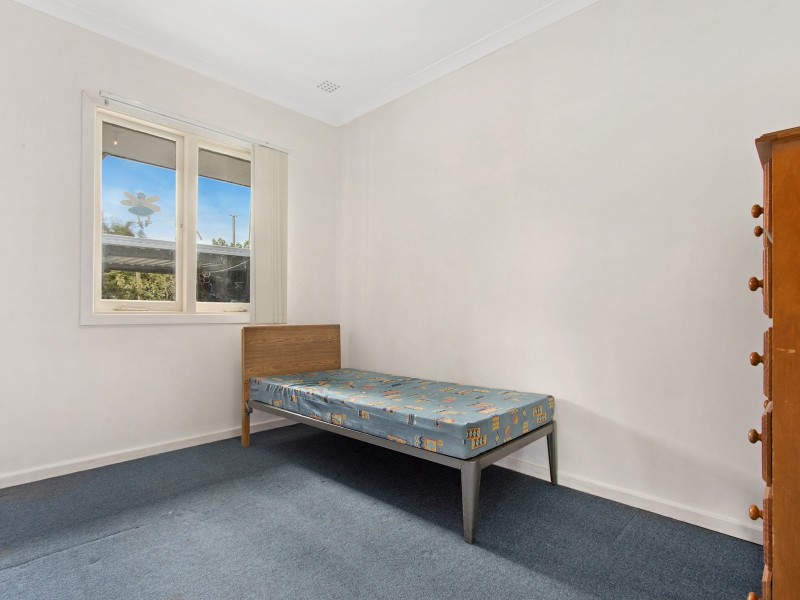 1/4 Brownell Place, Medina WA 6167