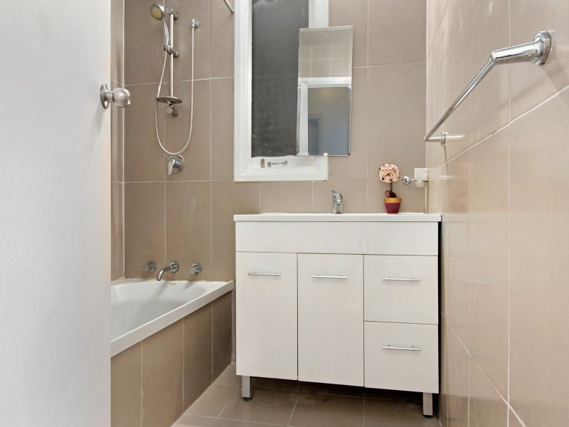 1/4 Brownell Place, Medina WA 6167