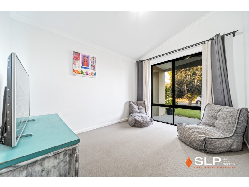 15 Mountain Street, Banksia Grove WA 6031