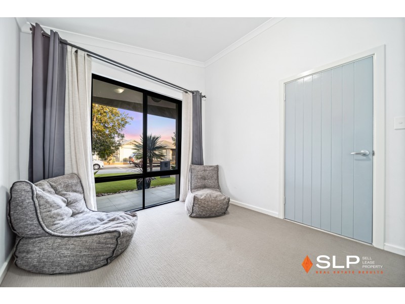 15 Mountain Street, Banksia Grove WA 6031