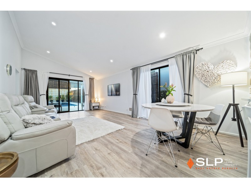 15 Mountain Street, Banksia Grove WA 6031