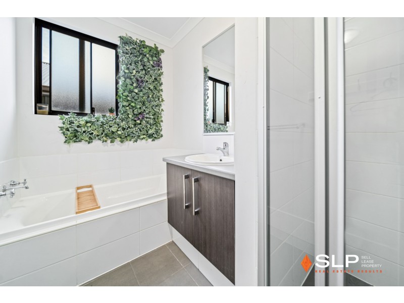 15 Mountain Street, Banksia Grove WA 6031