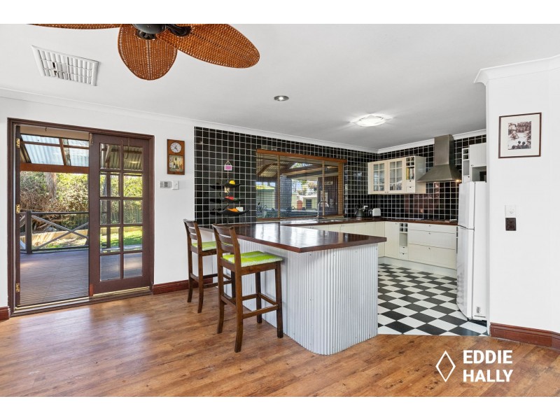 4 Curlew Way, Yangebup WA 6164