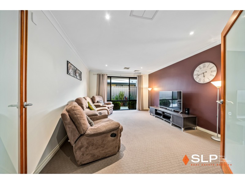 3 Eilyer Way, Carramar WA 6031