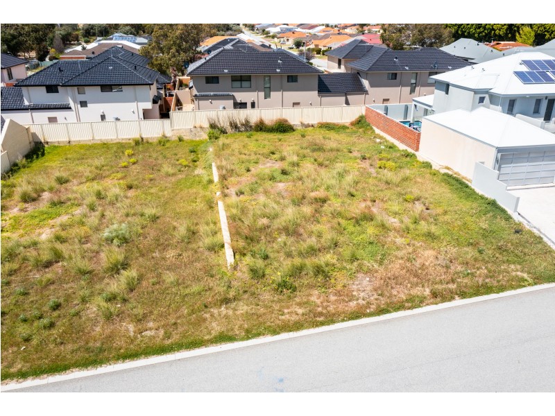 16 Cvitan Bend, Madeley WA 6065