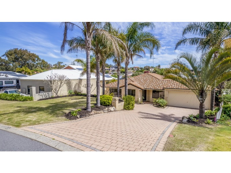 37 Carina Circle, Halls Head WA 6210