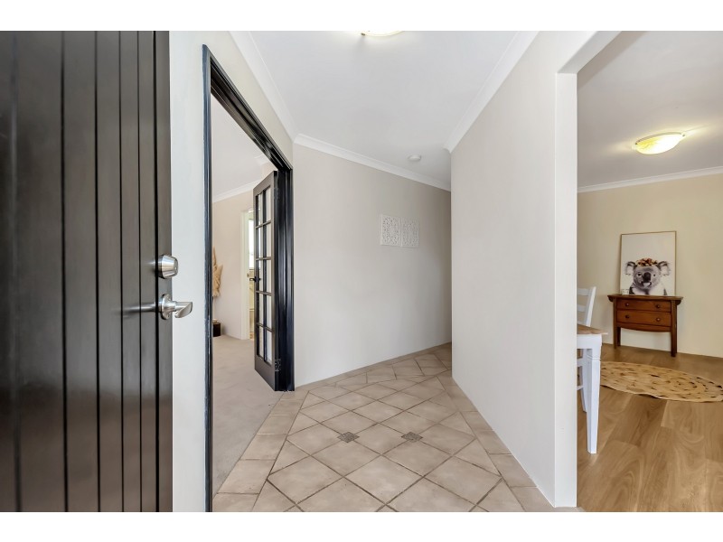 37 Carina Circle, Halls Head WA 6210