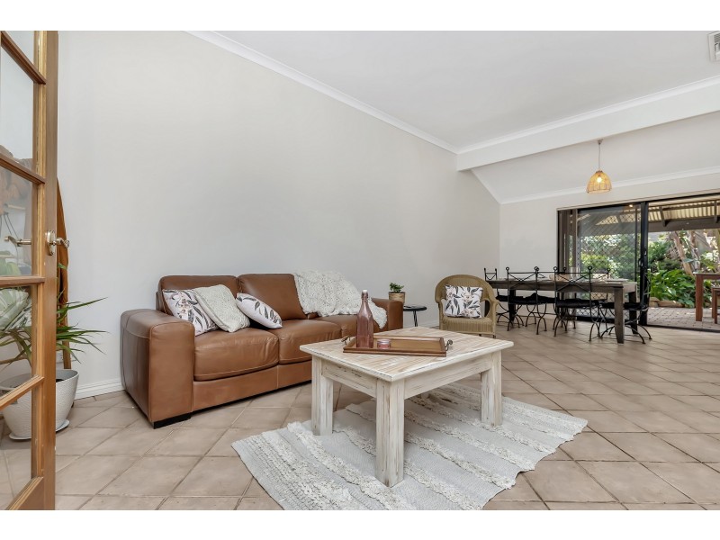 37 Carina Circle, Halls Head WA 6210